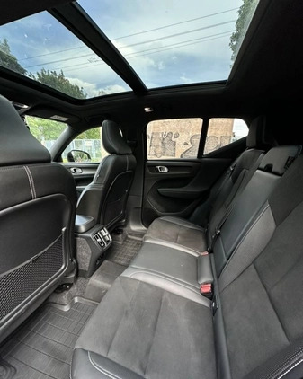 Volvo XC 40 cena 129000 przebieg: 54000, rok produkcji 2018 z Poznań małe 67